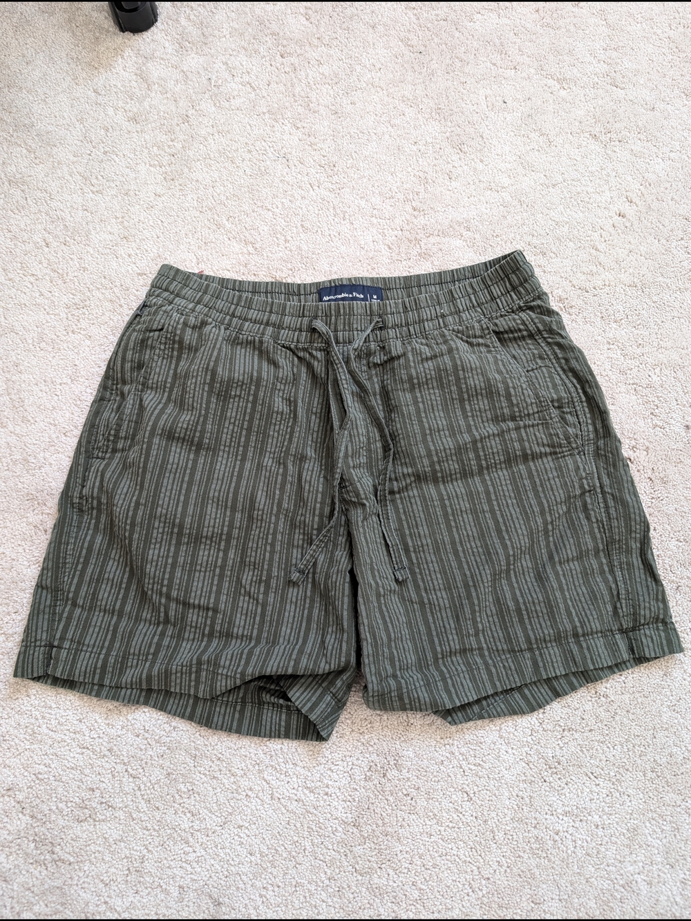 Abercrombie & Fitch Olive Green 6in Seersucker Shorts